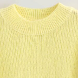 neck of short-sleeved colorful sweater