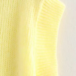 shoulder part of short-sleeved colorful sweater