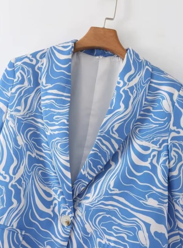 collar of colorful zebra blazer