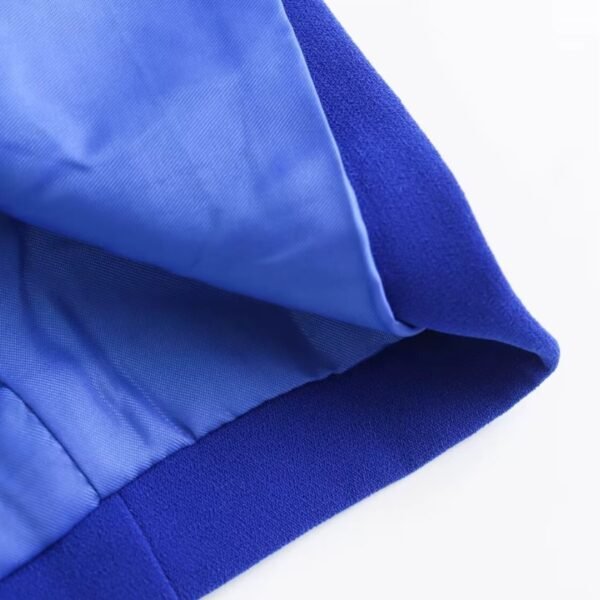 inner material of royal blue color blazer